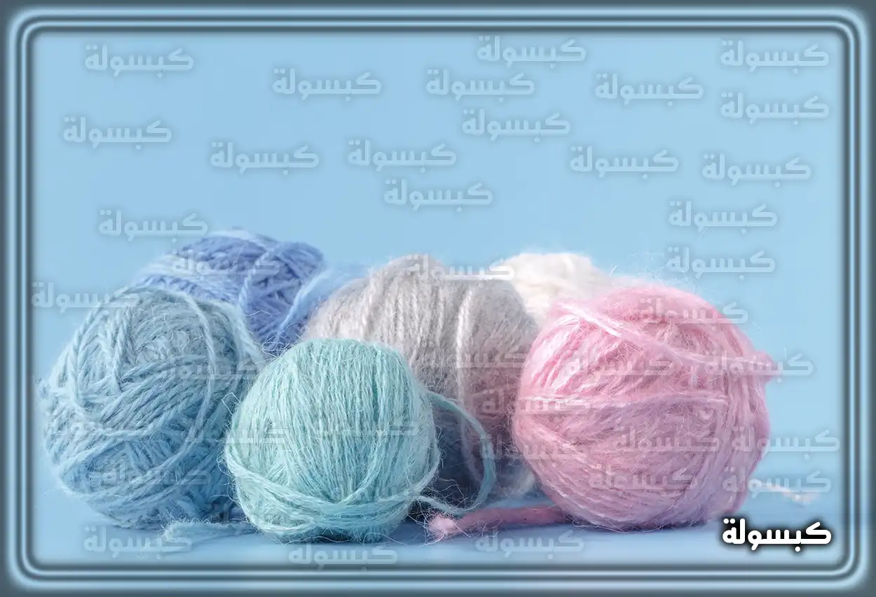 فتاة عزباء تتأمل في معنى حلم الغزل