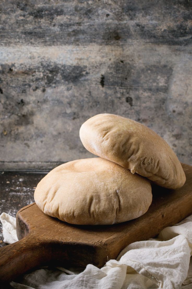 تفسير حلم شخص يعطيني خبز للمتزوجة