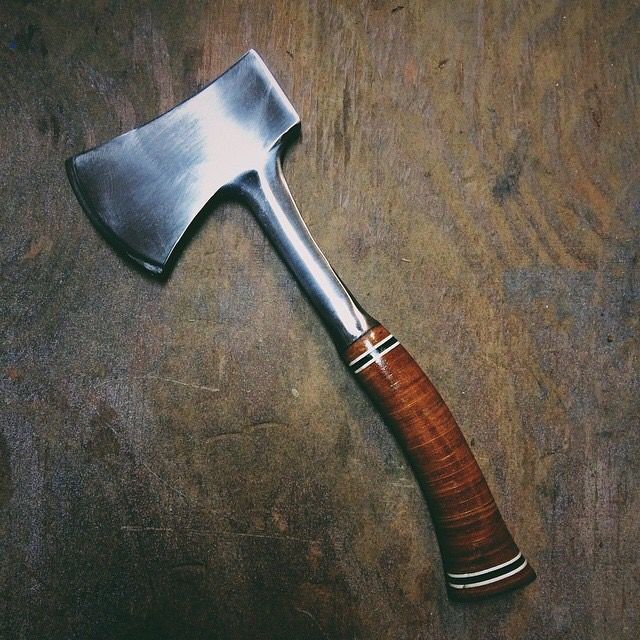 تفسير رؤية الفأس في المنام