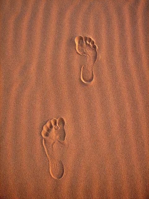 تفسير حلم المشي على الرمال