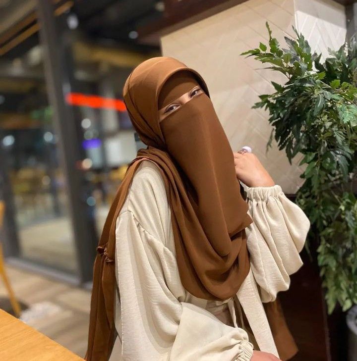 تفسير رؤية امرأة منقبة في المنام