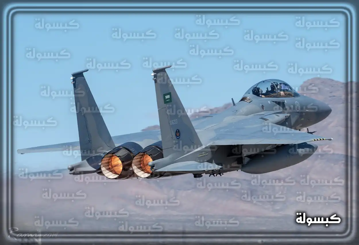 فني صيانة طائرات في القوات الجوية