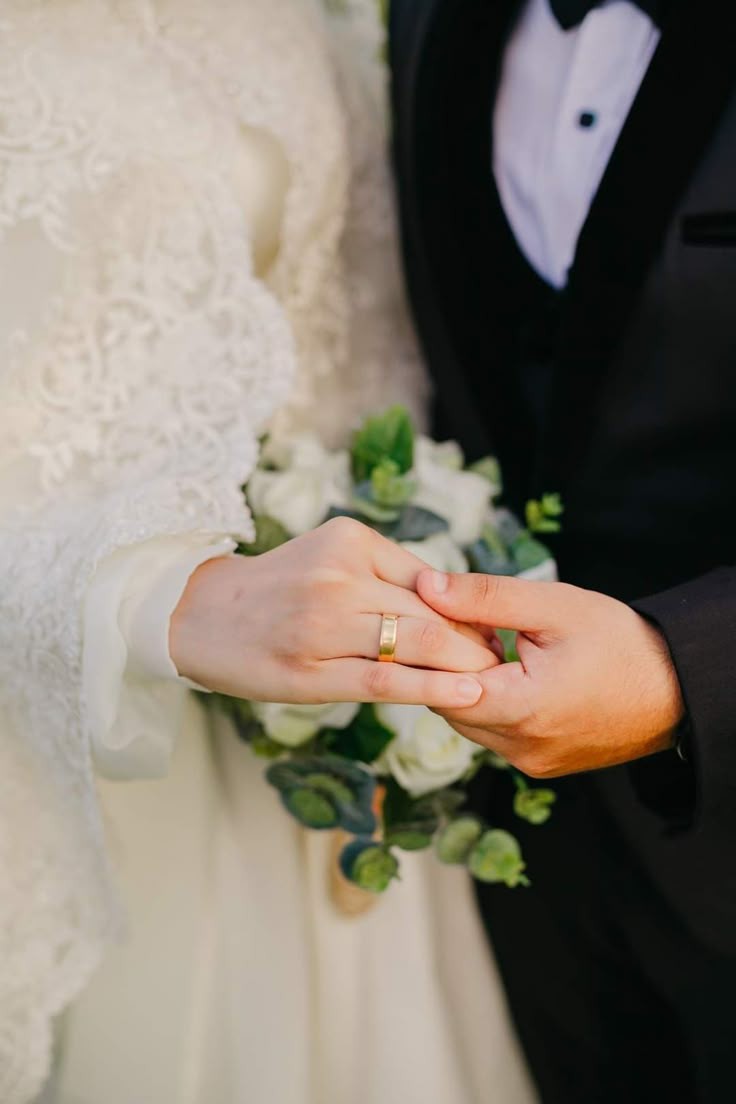 فتاة في حلم يرمز للزواج