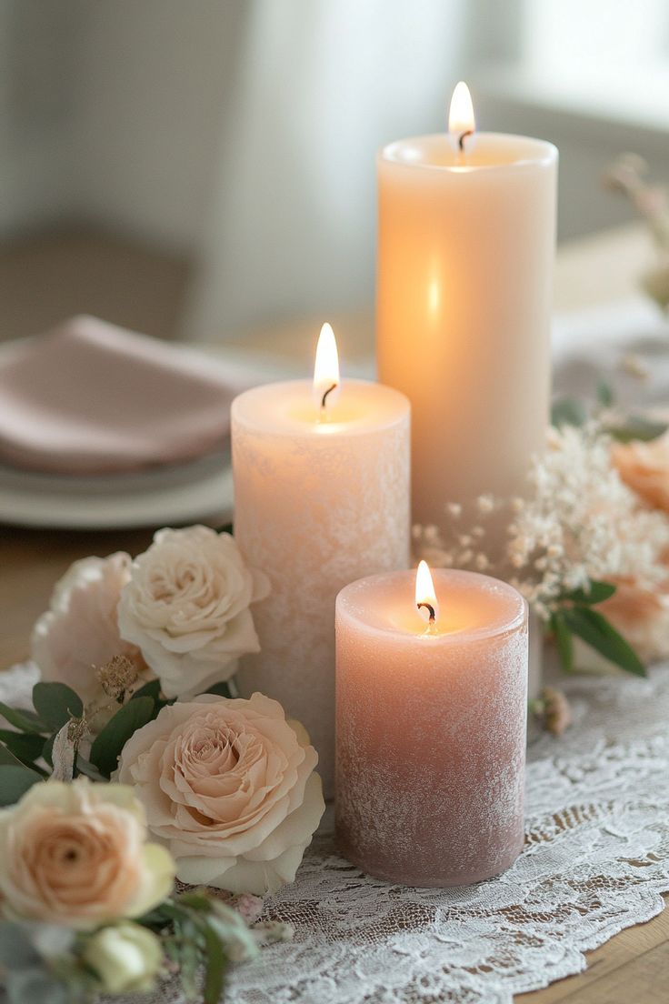 شخص يحمل شمعة كرمز للعطاء في المنام