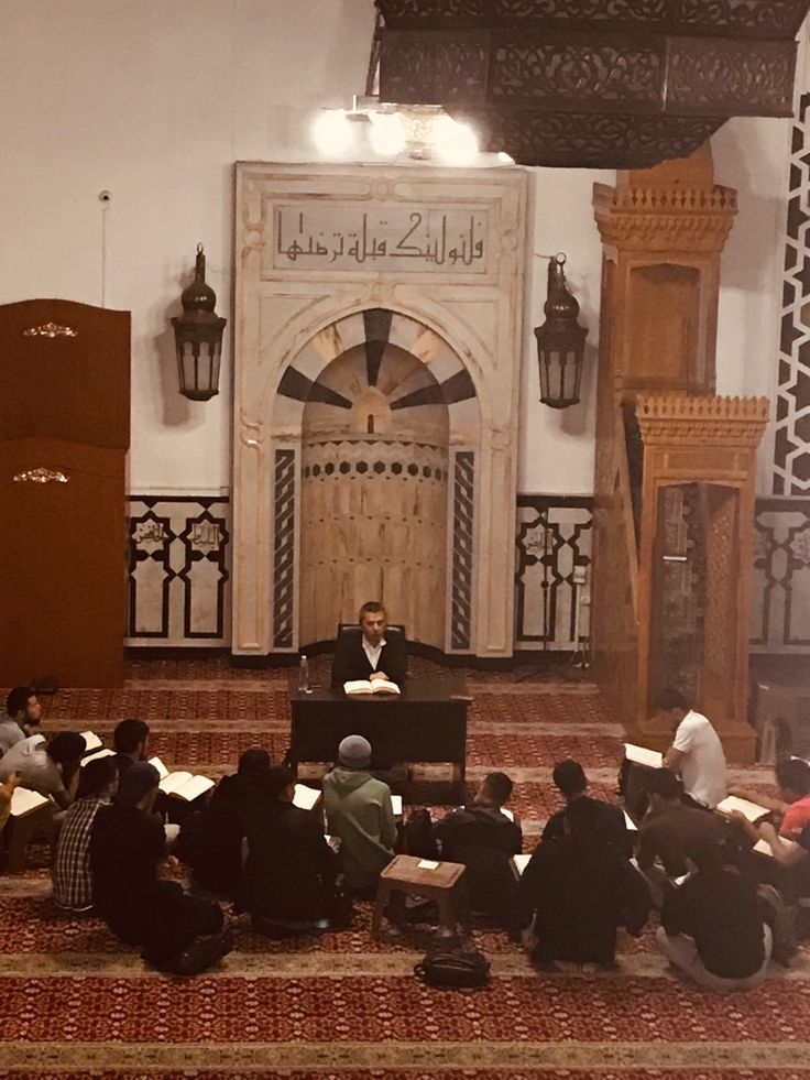 تفسير رؤية إمام المسجد في المنام