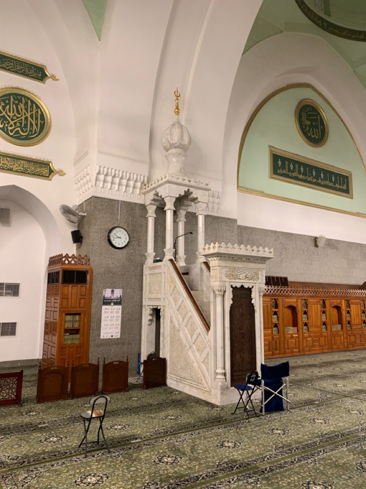 تفسير رؤية المنبر في المنام