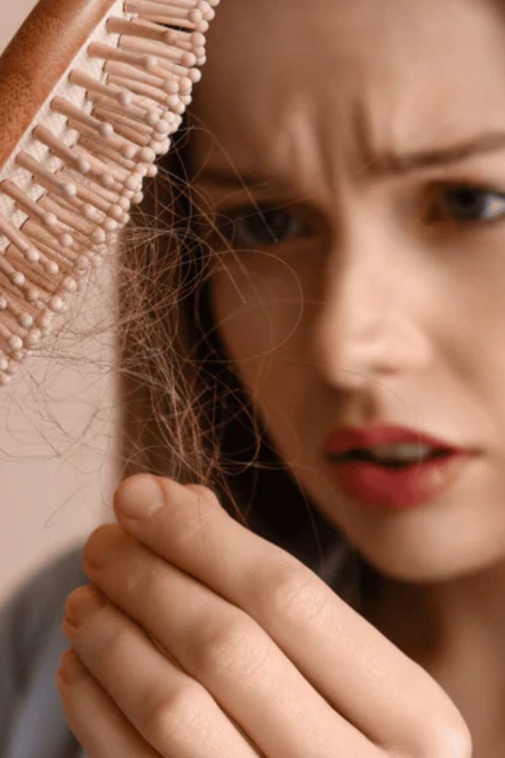 تحليل رمزي لتساقط الشعر في المنام