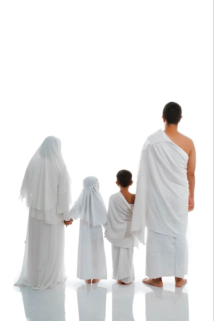 امرأة ترتدي ملابس الإحرام البيضاء في المنام