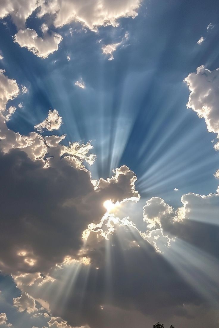 فتاة تنظر إلى السماء في المنام