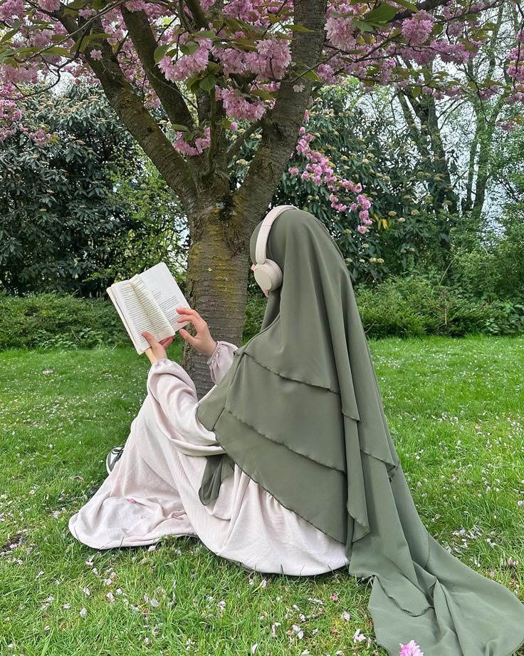 فتاة محجبة في المنام