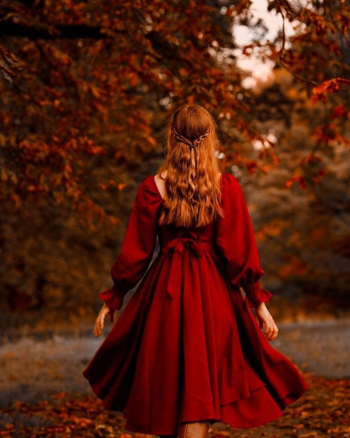 تفسير رؤية الملابس الحمراء في الحلم