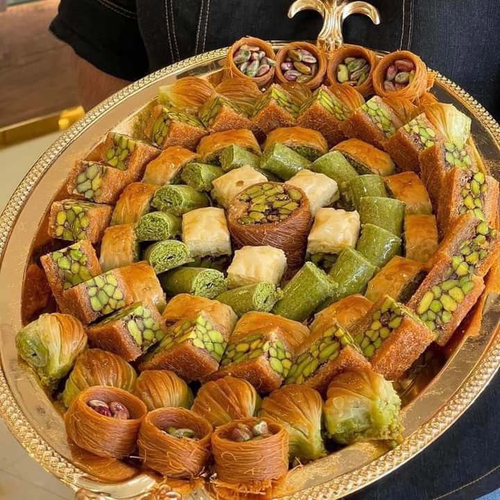 تفسير رؤية الحلويات في المنام