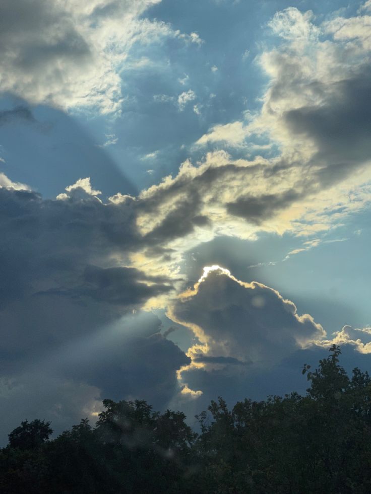 تفسير رؤية الغيوم والسحب في الحلم