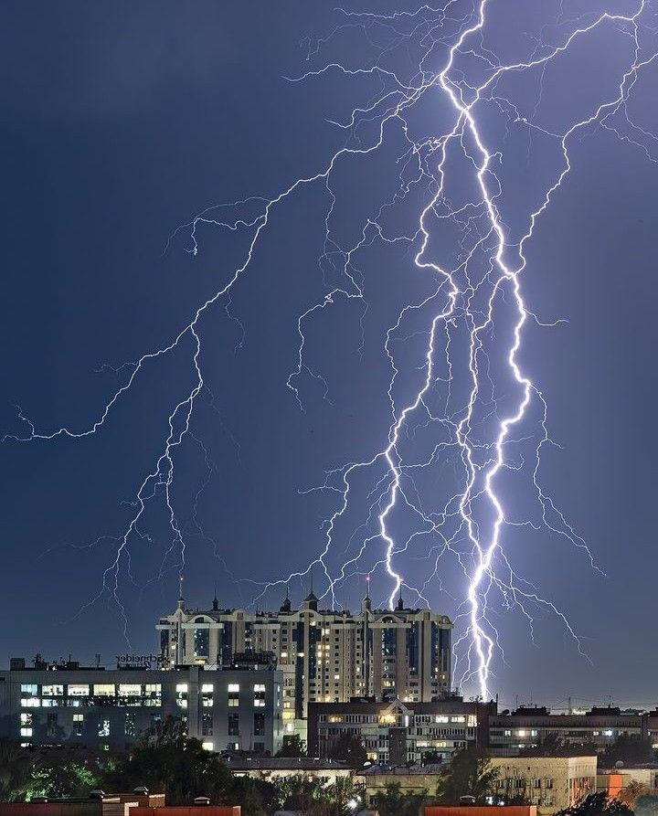 تفسير رؤية الصاعقة في المنام